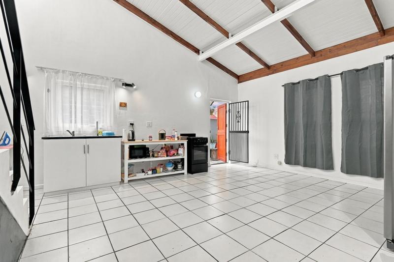 To Let 2 Bedroom Property for Rent in Maitland Western Cape